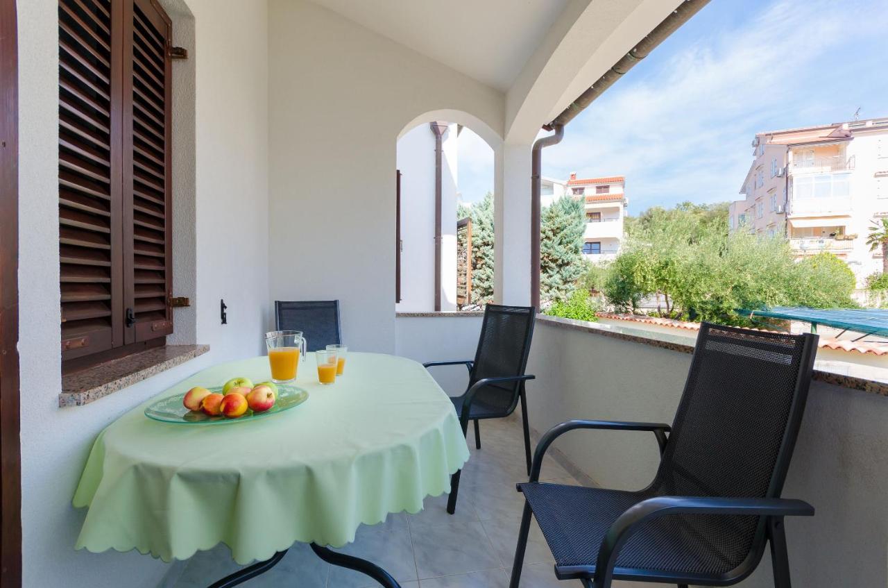 Apartments Gloria Vrsar Exterior photo