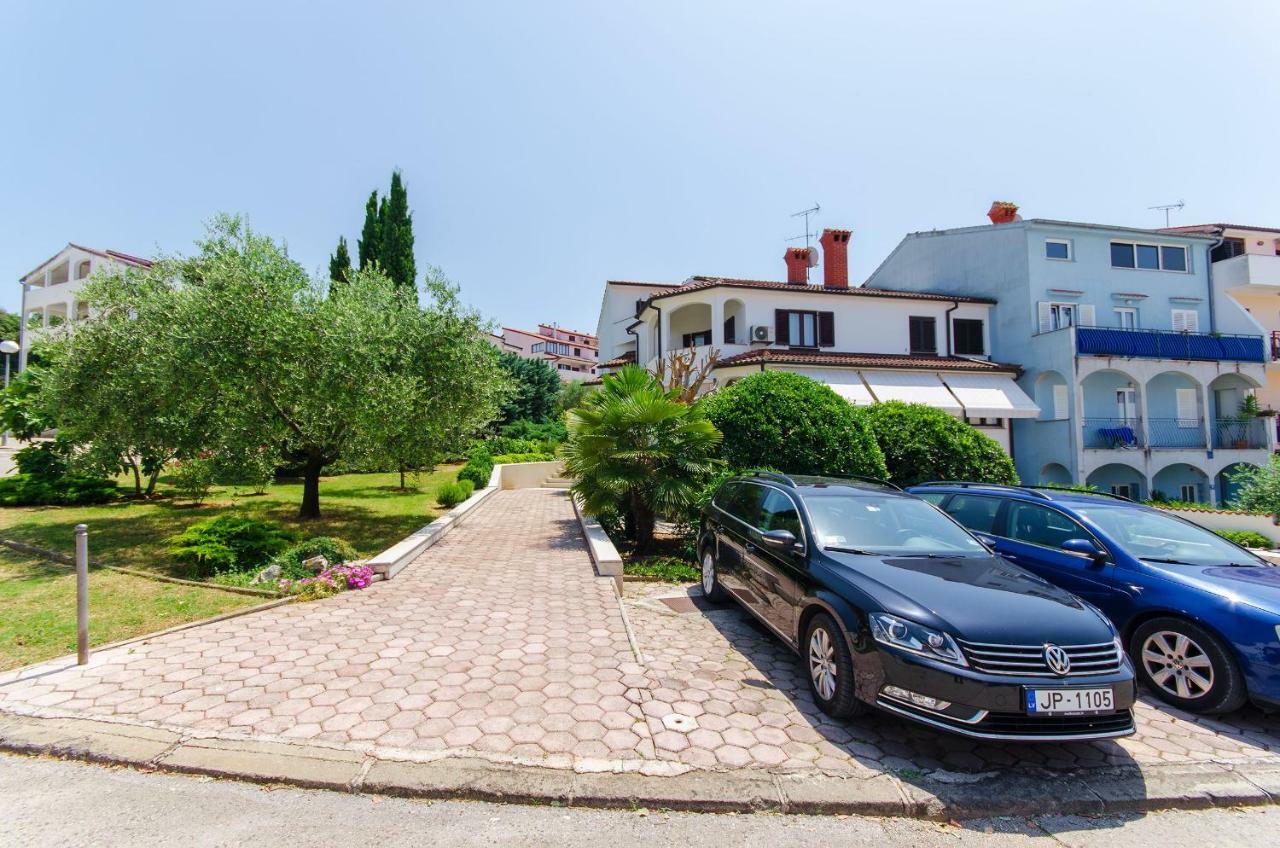 Apartments Gloria Vrsar Exterior photo